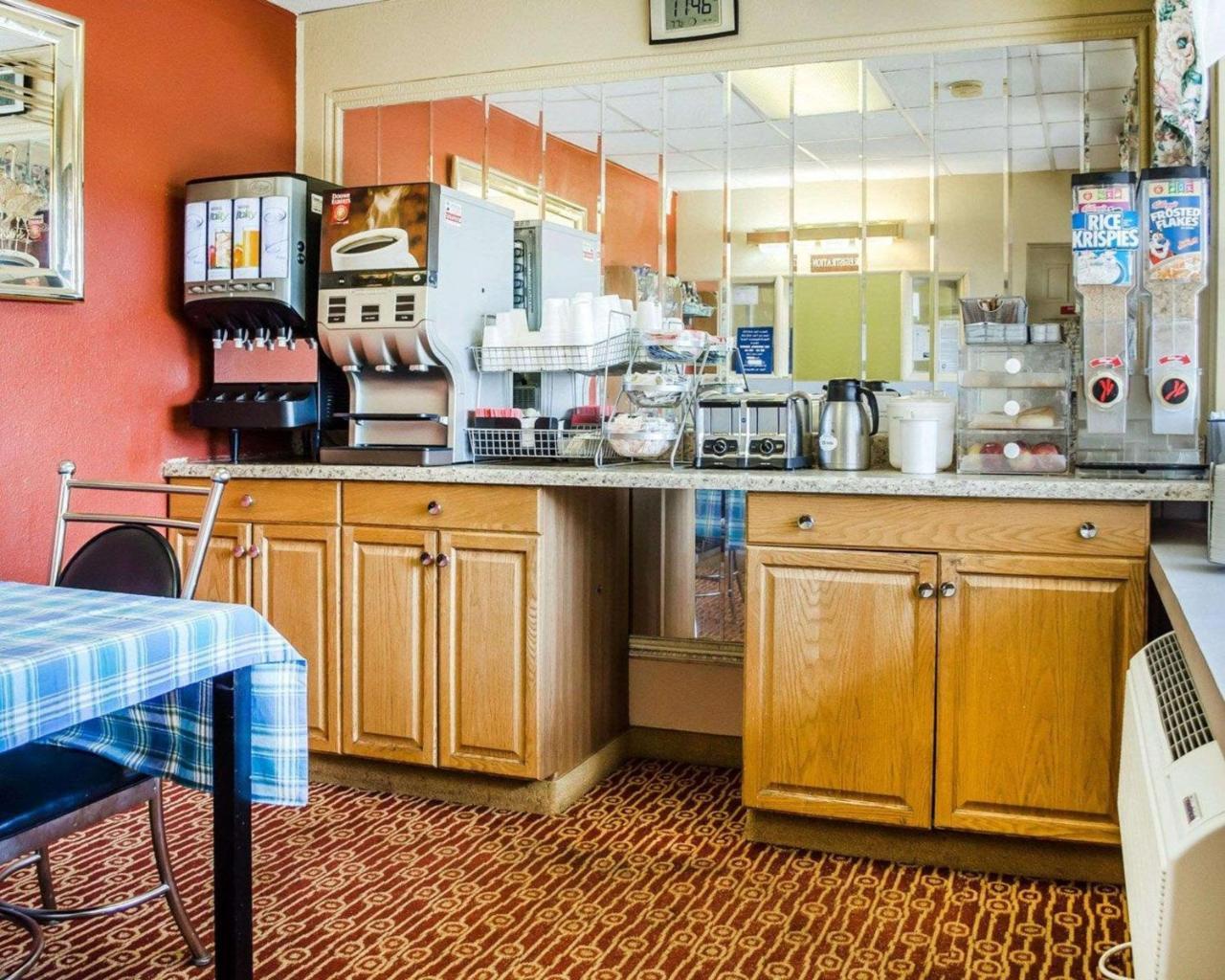Rodeway Inn Harrisburg Extérieur photo