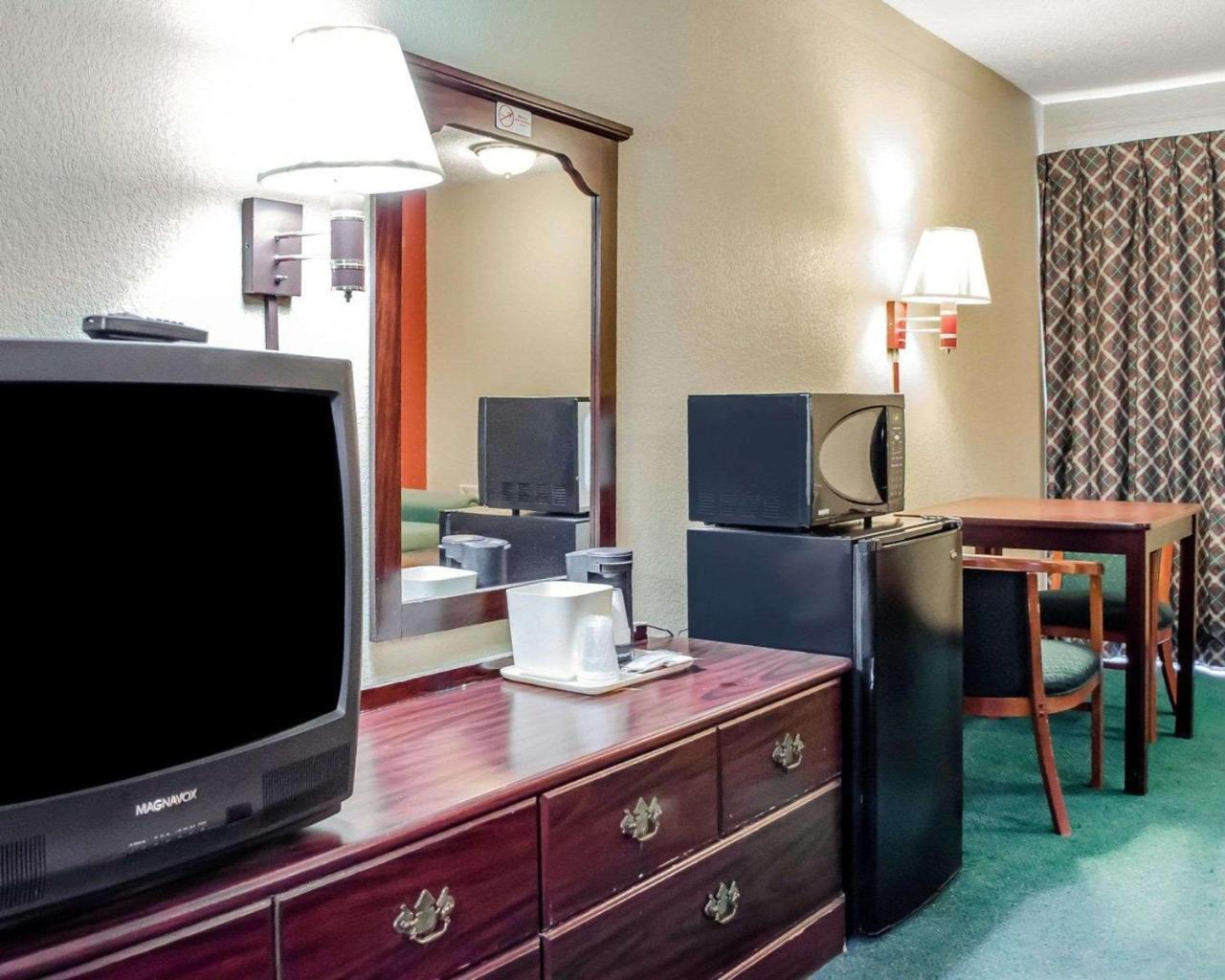 Rodeway Inn Harrisburg Extérieur photo