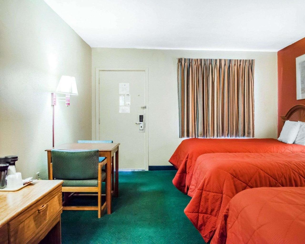 Rodeway Inn Harrisburg Extérieur photo