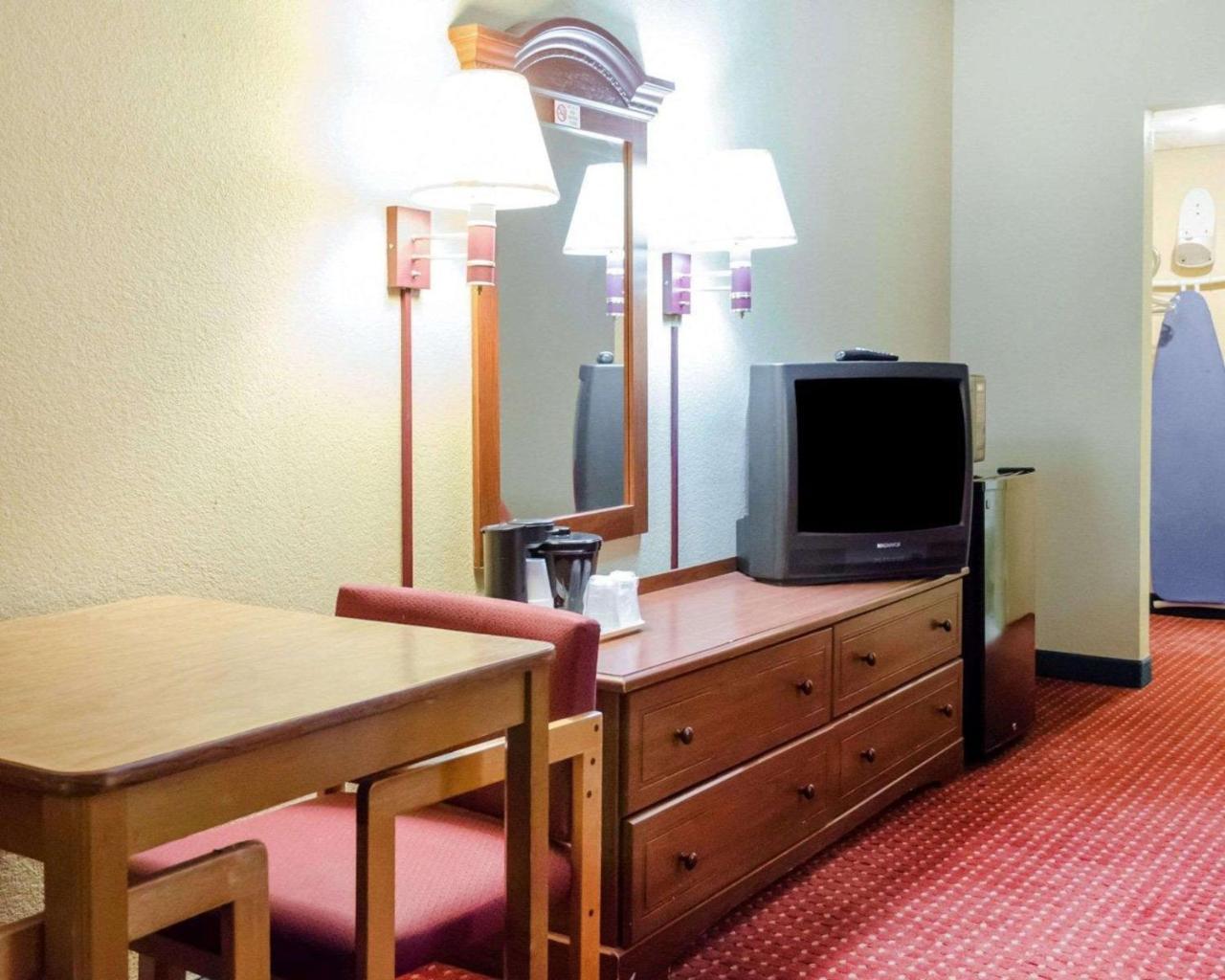 Rodeway Inn Harrisburg Extérieur photo