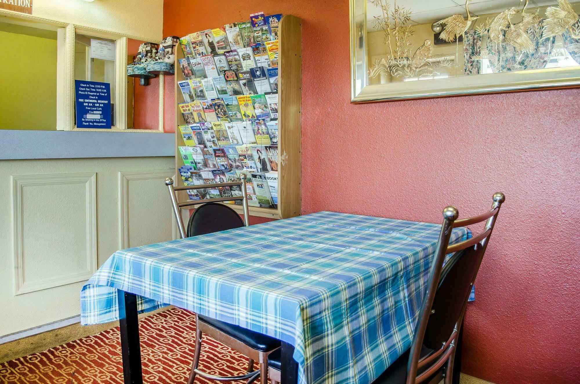 Rodeway Inn Harrisburg Extérieur photo