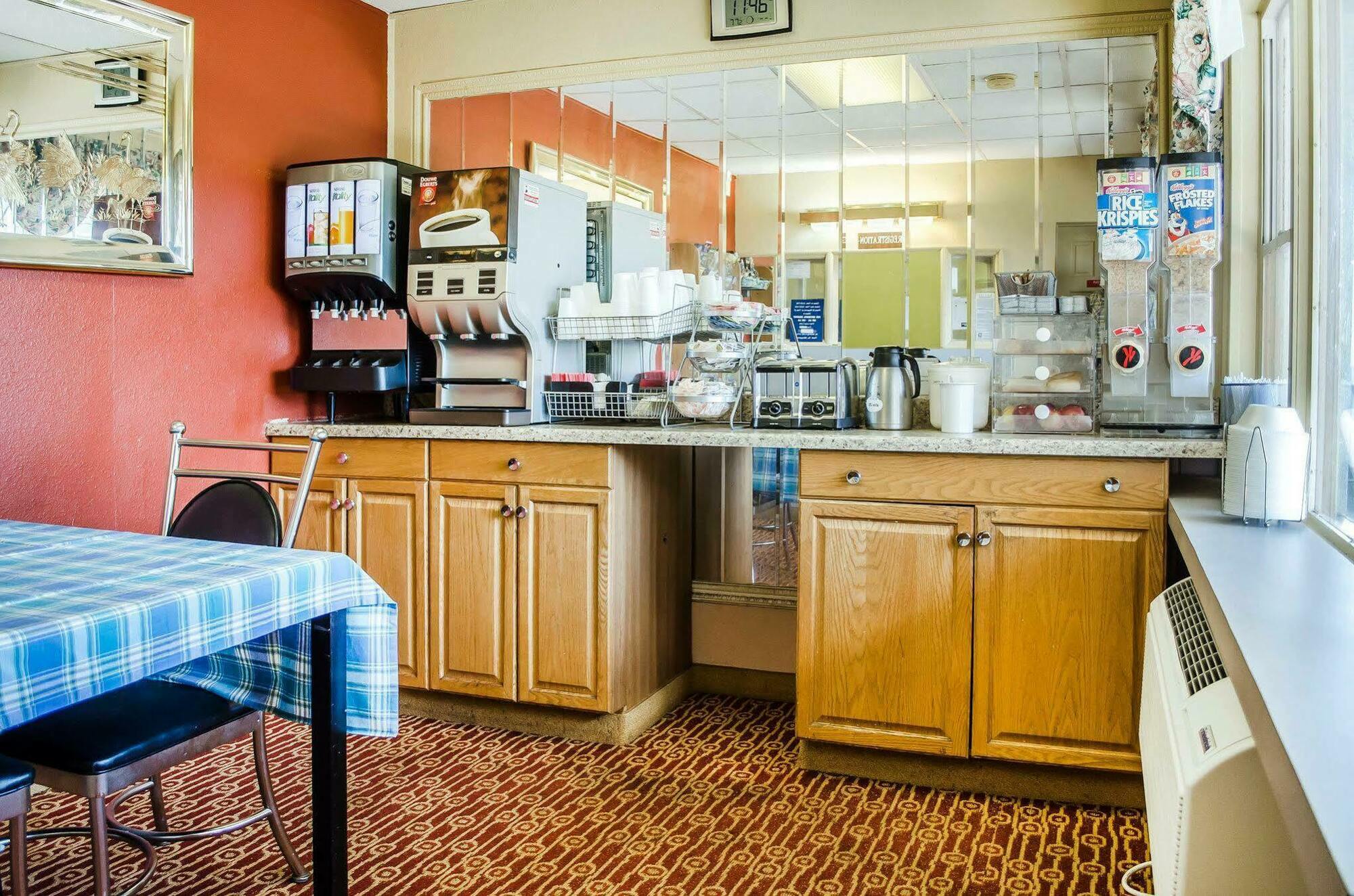 Rodeway Inn Harrisburg Extérieur photo